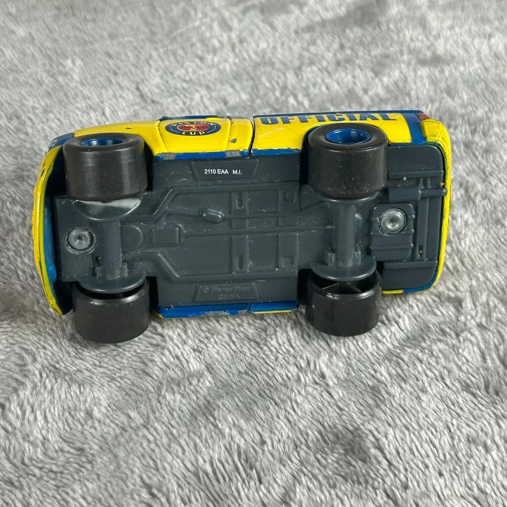 Disney Pixar Cars Piston Cup Official Truck and Sedan Diecast Lot Blue Yellow